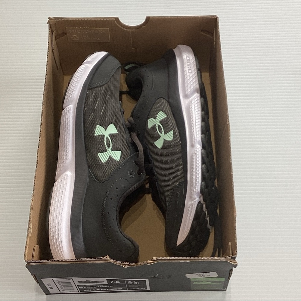Under Armour Womens Training UA Charged Assert 10 Running Athletic Shoes Sz 7.5